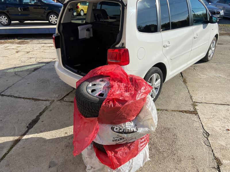 Volkswagen Touran 1.6 TDI DSG 7sed