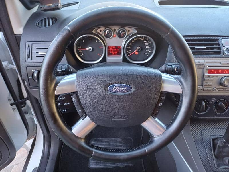 Ford Kuga 2.0 / 4X4 / CH