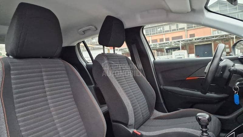 Peugeot 208 NAVlG/KREDlT