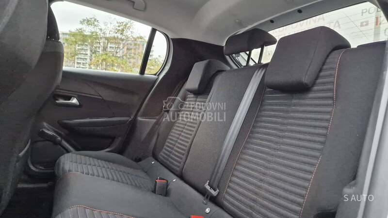 Peugeot 208 NAVlG/KREDlT