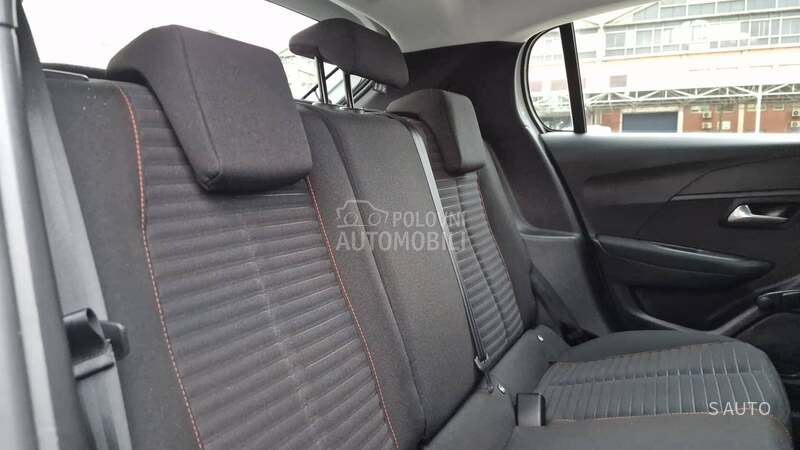 Peugeot 208 NAVlG/KREDlT