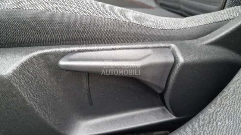 Peugeot 208 NAVlG/KREDlT