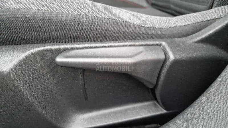 Peugeot 208 NAVlG/KREDlT