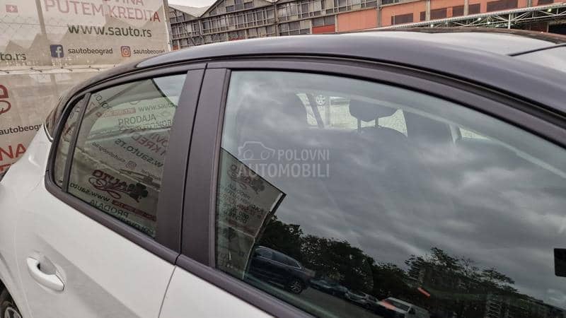 Peugeot 208 NAVlG/KREDlT