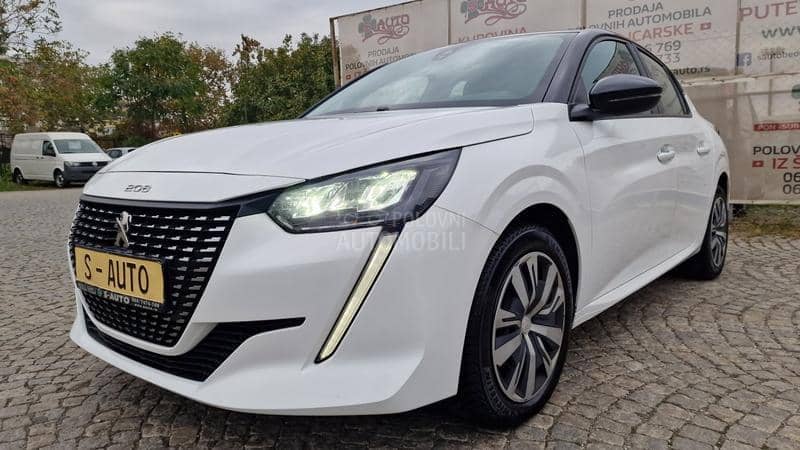 Peugeot 208 NAVlG/KREDlT