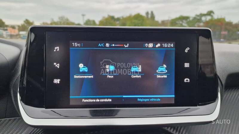 Peugeot 208 NAVlG/KREDlT