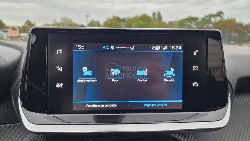 Peugeot 208 NAVlG/KREDlT