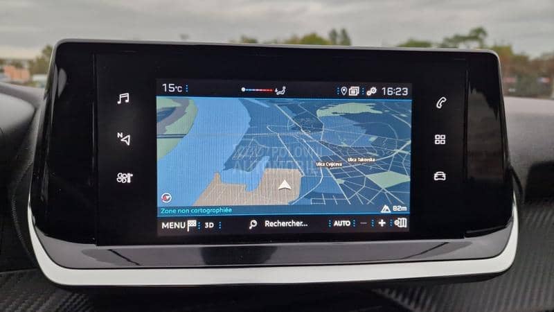 Peugeot 208 NAVlG/KREDlT