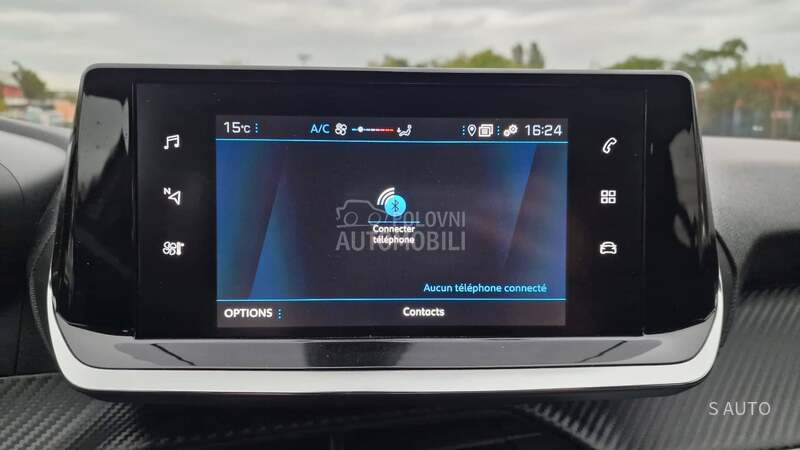 Peugeot 208 NAVlG/KREDlT