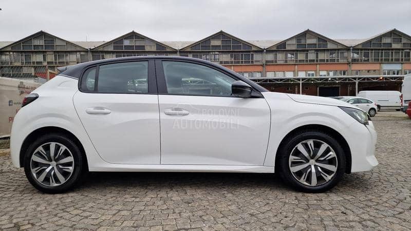 Peugeot 208 NAVlG/KREDlT