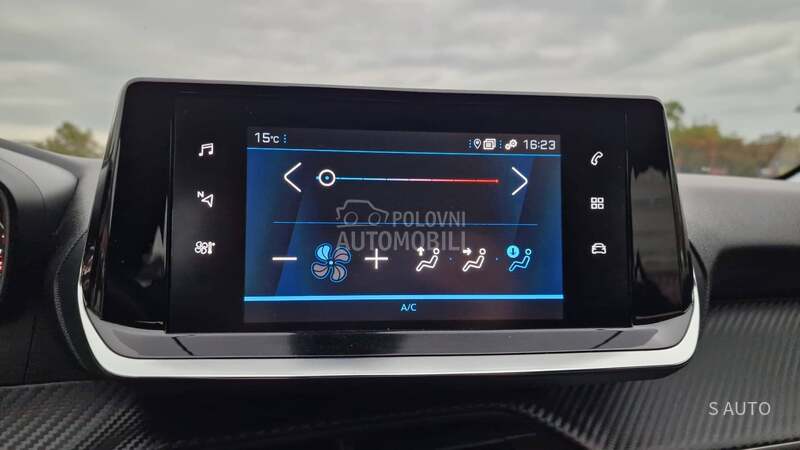 Peugeot 208 NAVlG/KREDlT