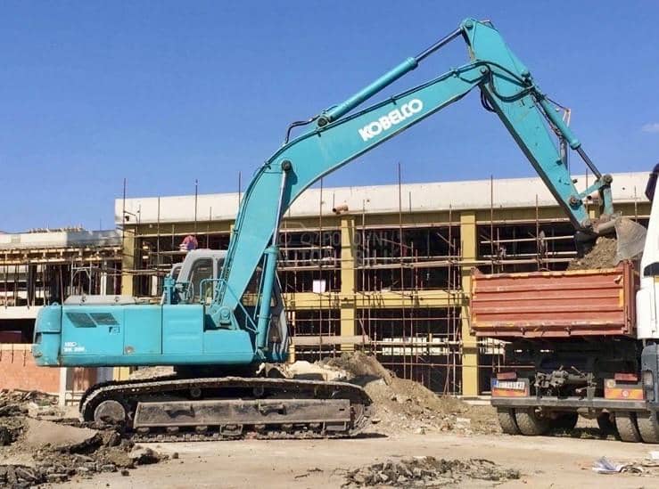 Kobelco SK200