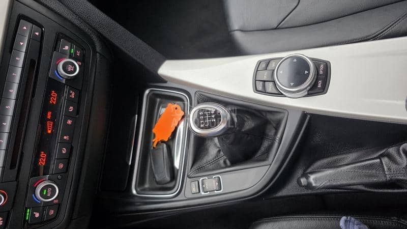 BMW 320 Xen/Nav/Kož/Led BMW 320 Xen/Nav/Kož/Led