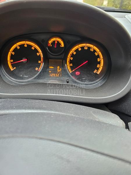 Opel Corsa D idealan za početnike