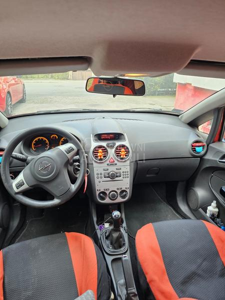 Opel Corsa D idealan za početnike