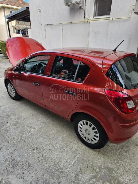 Opel Corsa D idealan za početnike