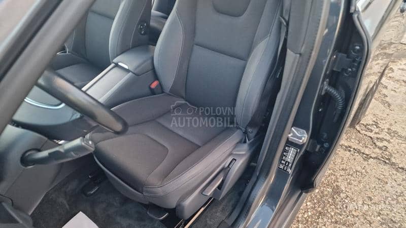 Volvo XC60 2.4 D4 AWD MOMENTUM