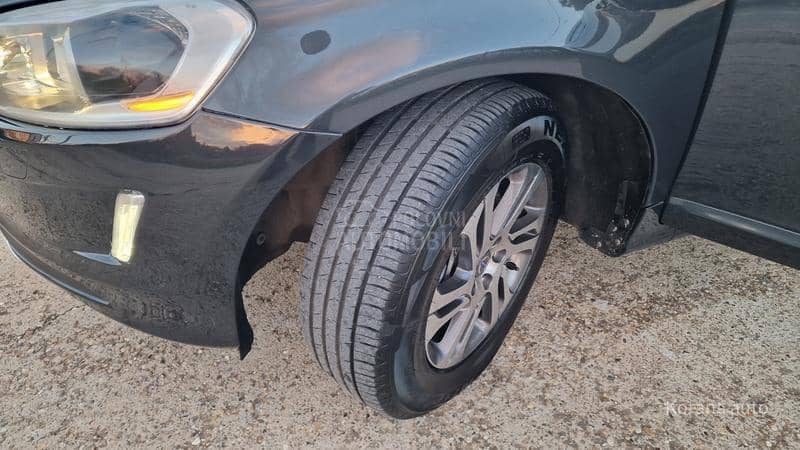 Volvo XC60 2.4 D4 AWD MOMENTUM