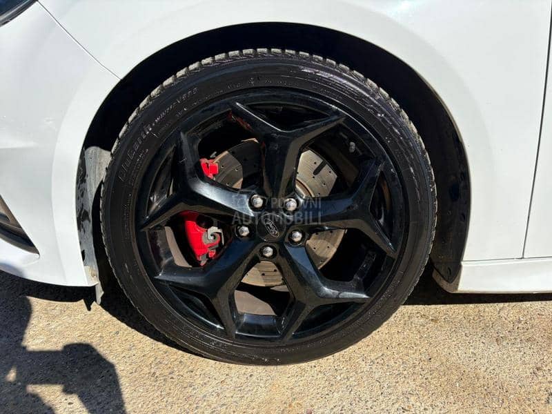 Ford Focus ST-LINE NOV