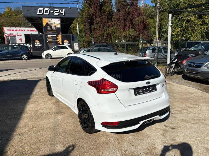 Ford Focus ST-LINE NOV