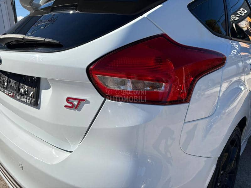 Ford Focus ST-LINE NOV