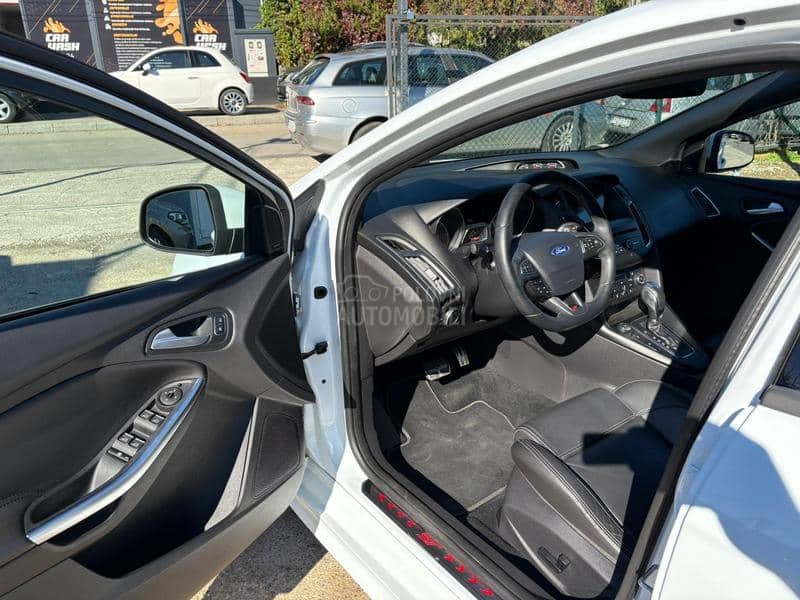 Ford Focus ST-LINE NOV
