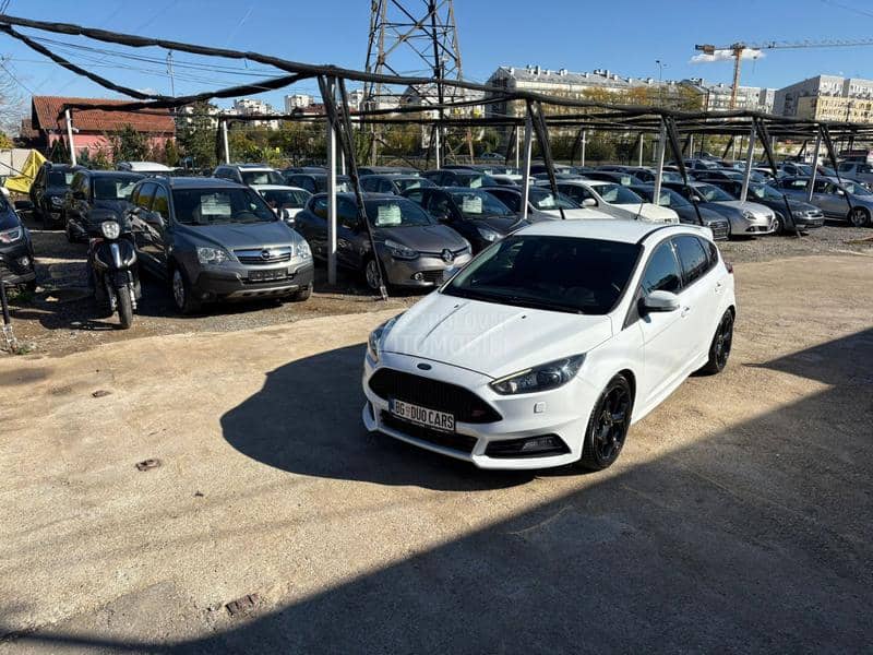 Ford Focus ST-LINE NOV