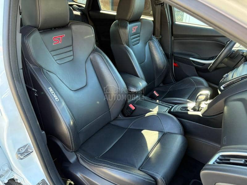 Ford Focus ST-LINE NOV