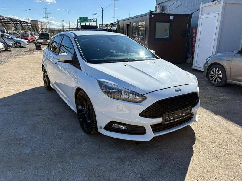 Ford Focus ST-LINE NOV