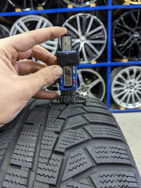 Hankook 225/60 R18 Zimska