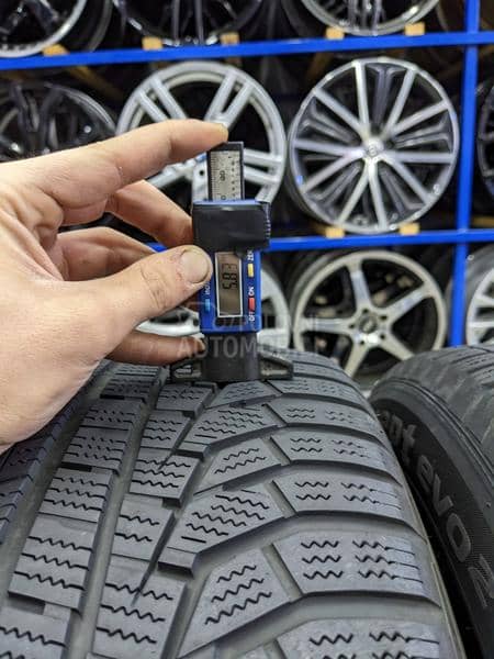 Hankook 225/60 R18 Zimska