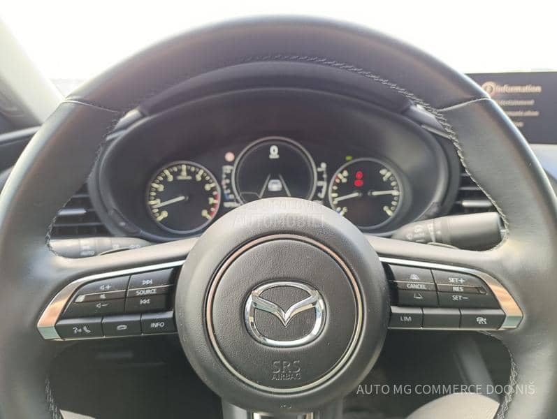 Mazda 3 AT  CEN LINE DESI