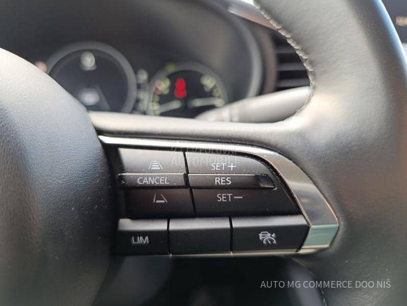 Mazda 3 AT  CEN LINE DESI