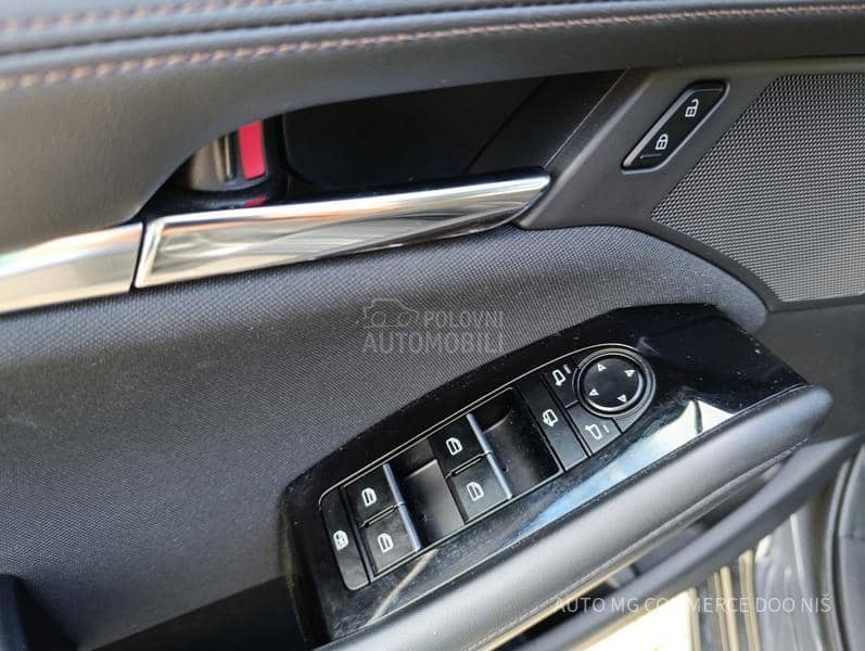 Mazda 3 AT  CEN LINE DESI