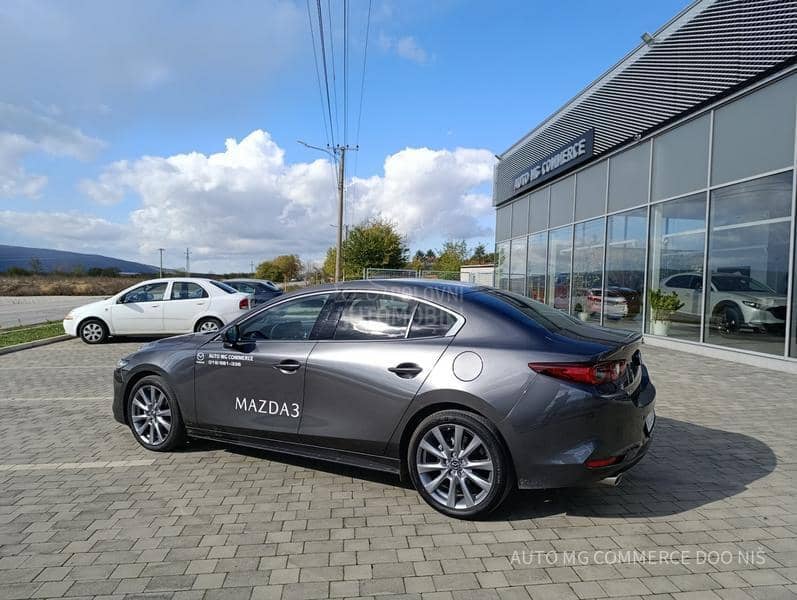 Mazda 3 AT  CEN LINE DESI