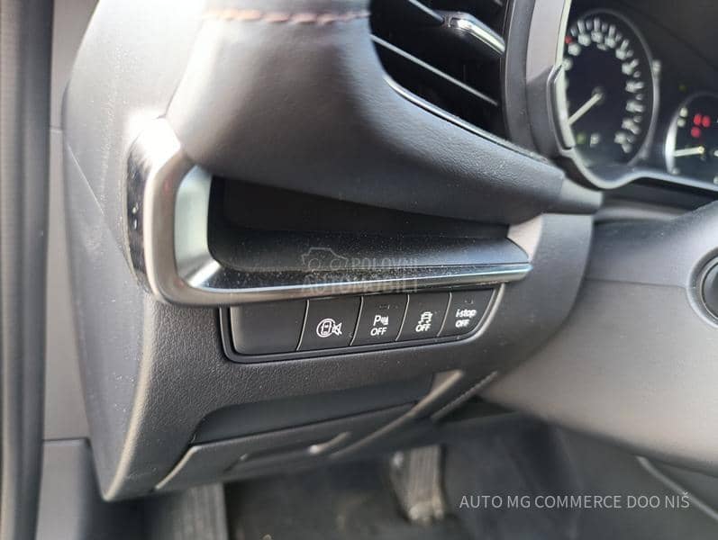 Mazda 3 AT  CEN LINE DESI