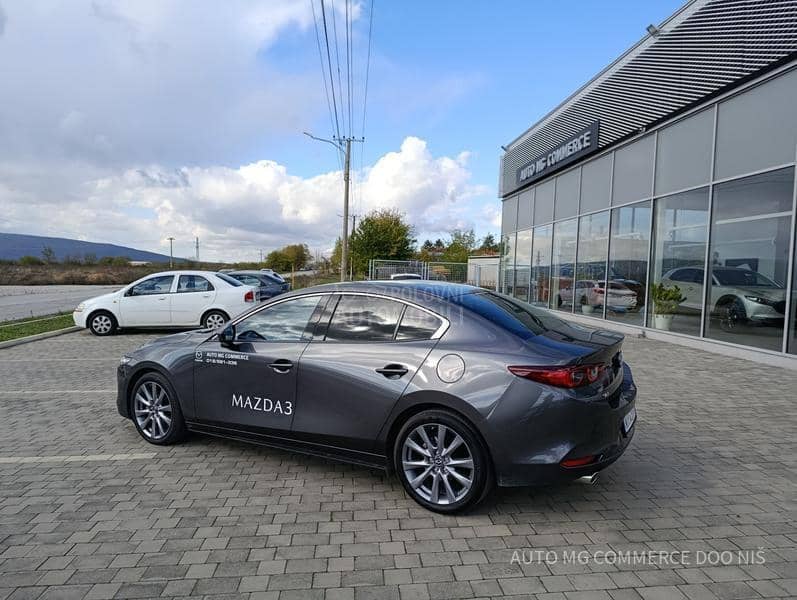 Mazda 3 AT  CEN LINE DESI
