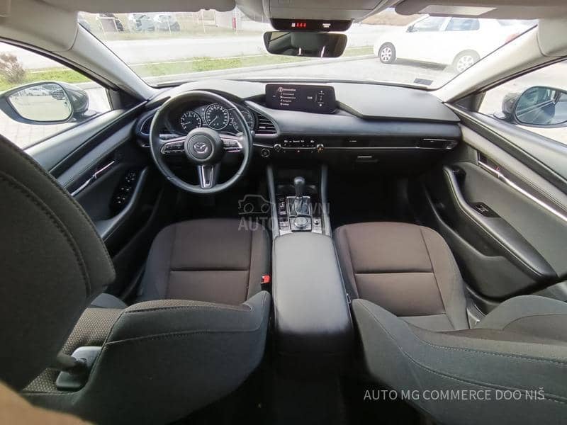 Mazda 3 AT  CEN LINE DESI