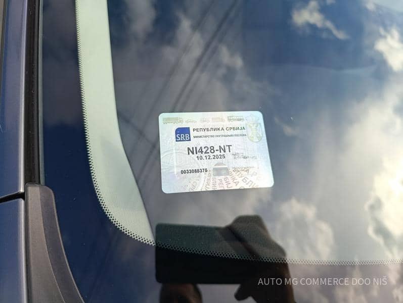 Mazda 3 AT  CEN LINE DESI