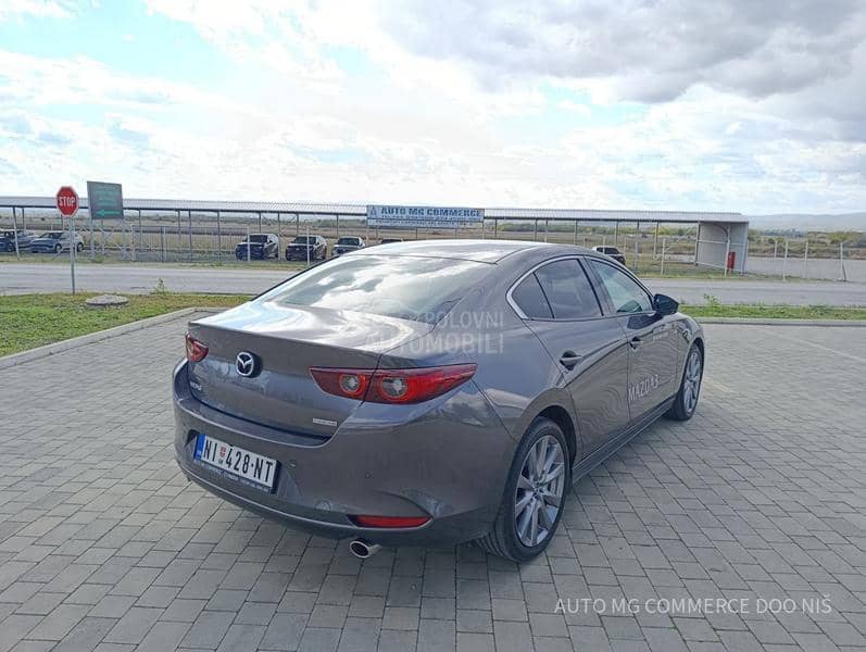 Mazda 3 AT  CEN LINE DESI