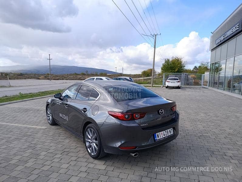 Mazda 3 AT  CEN LINE DESI