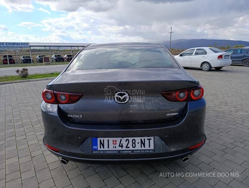Mazda 3 AT  CEN LINE DESI
