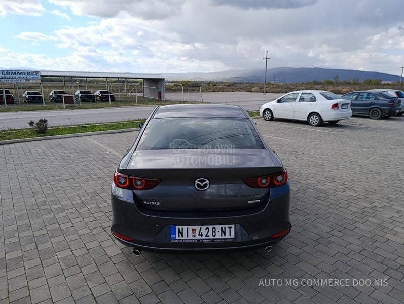 Mazda 3 AT  CEN LINE DESI