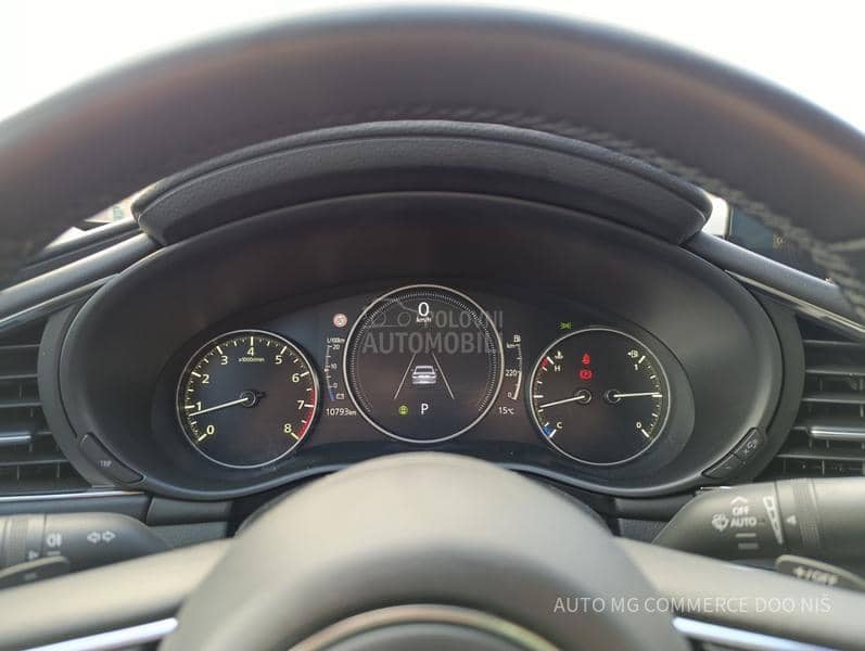 Mazda 3 AT  CEN LINE DESI