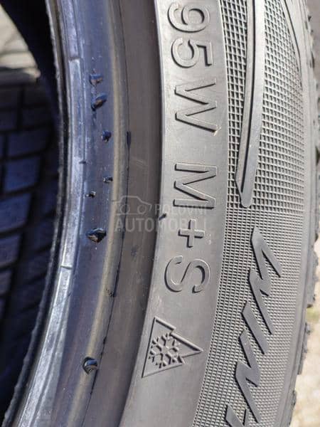 Vredestein 225/45 R18 Zimska