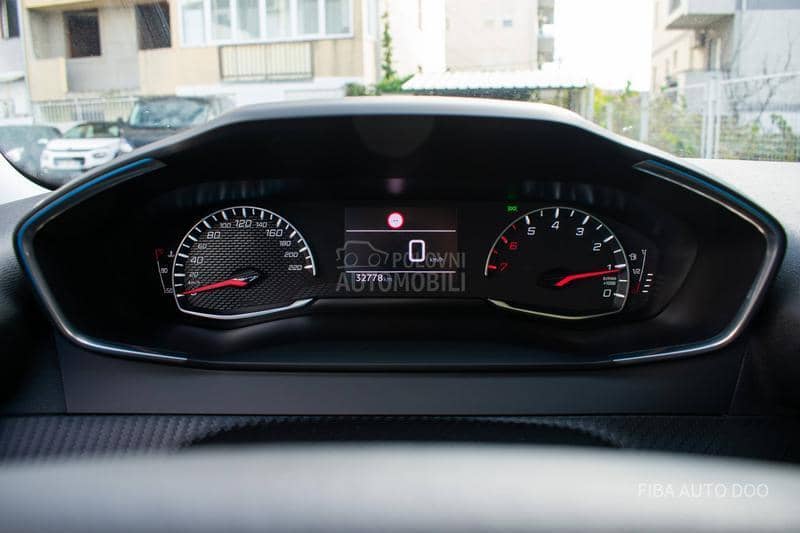Peugeot 2008 1.2 ALU Led NOV
