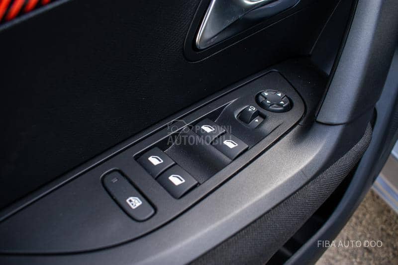 Peugeot 2008 1.2 ALU Led NOV