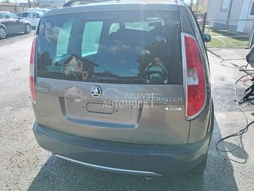 Škoda Roomster 2013. god. -  kompletan auto u delovima