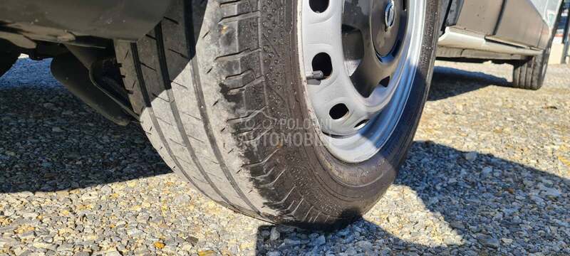 Opel Vivaro 1,6dci produzeni Navi