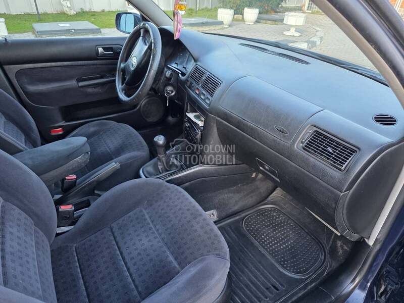 Volkswagen Golf 4 1.6 TNG  REG DUGO